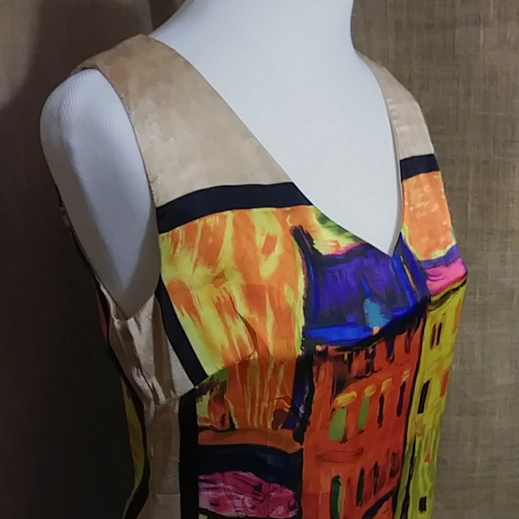 Sweet Miss NWT Size Small Feels Like SILK Vibrant Foreign City Scene Size Small - Picture 2 of 5